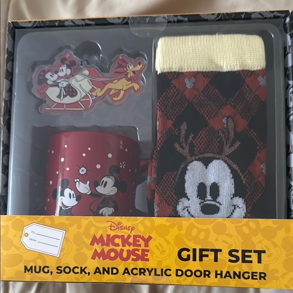 Disney Mickey Mouse Party Favors Red and Yellow - Picture 1 of 1